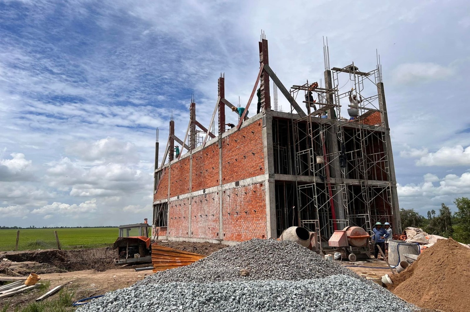 Đội ngũ nhân sự chuyên nghiệp: là các kỹ sư giàu kinh nghiệm thực thi các công trình